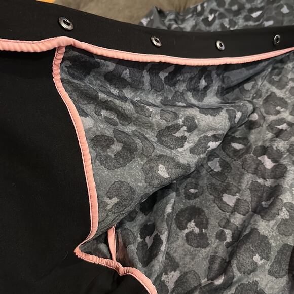 Victoria’s Secret lightweight jacket size medium NWOT - Picture 3 of 4